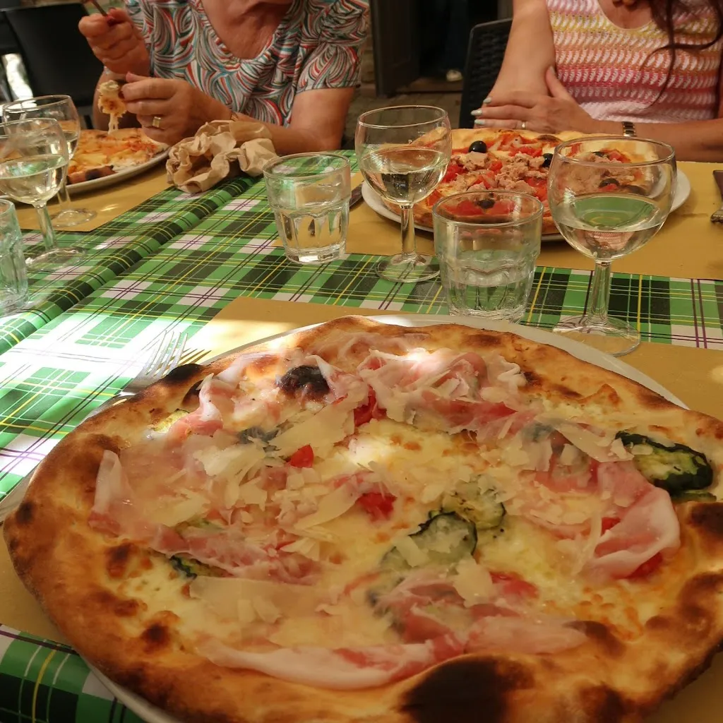 La Vecchia Caserma Sas di Mazzoli Marzia & C._Pellegrino Parmense_slider_image_2