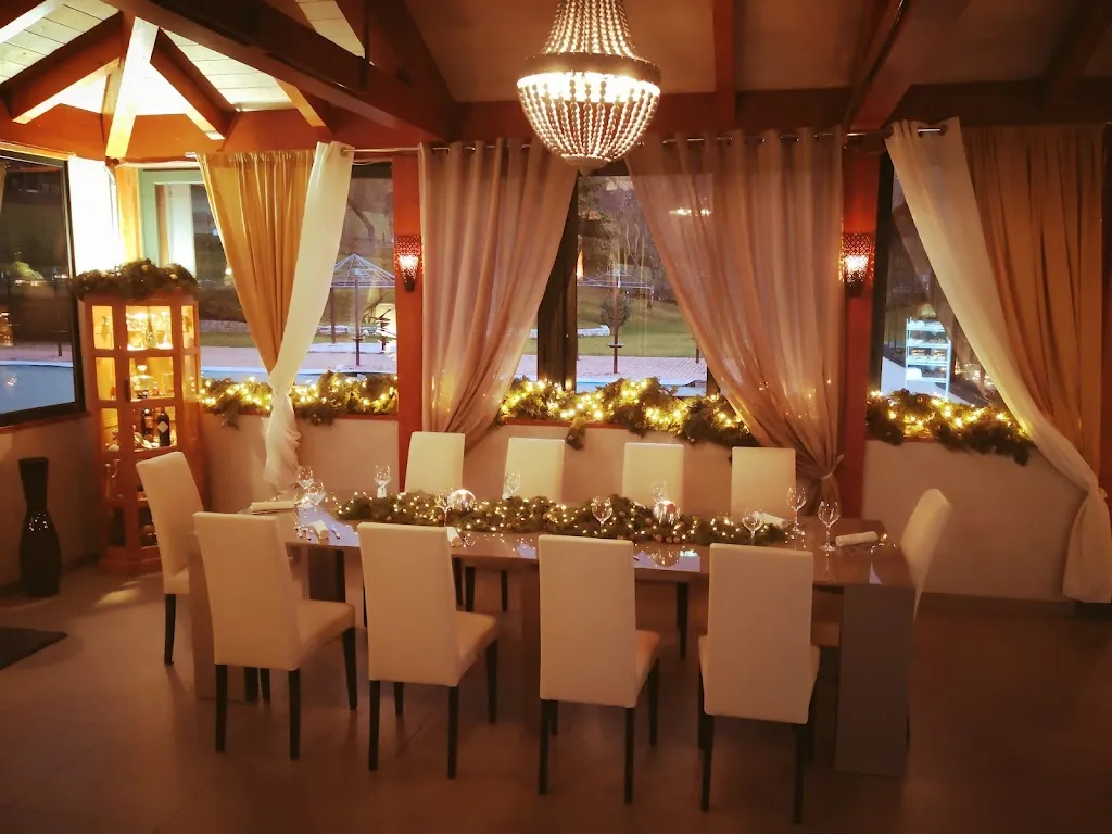 Villa Amarcord Piscina Ristorante Pizzeria restaurant in Pennabilli