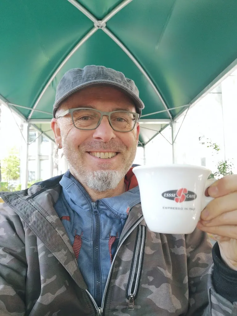 Mauro Squiz Daviddi_edicola bar caffe paradiso cucina italo- cinese_Ozzano dell'Emilia_review