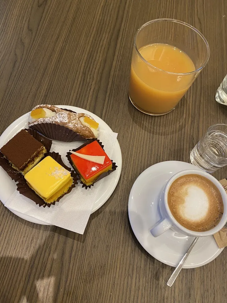 Martina D'Aquino _Avala Art & Kitchen Bistrot_Ozzano dell'Emilia_review