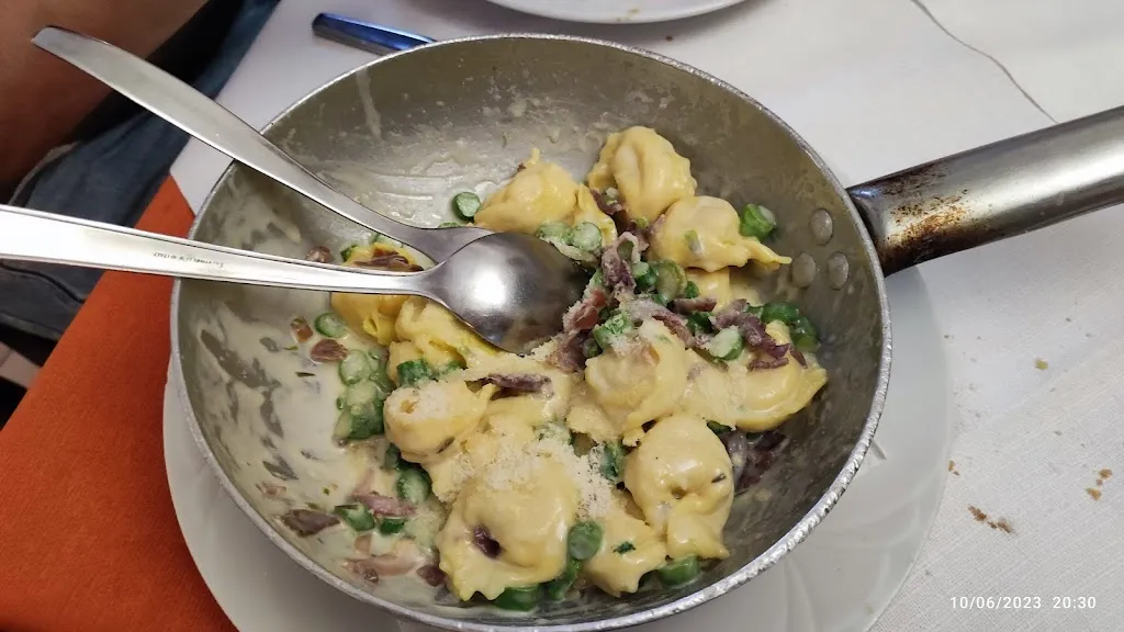 Marco Petrucci_Ustarì di 2 canton_Piangipane_review