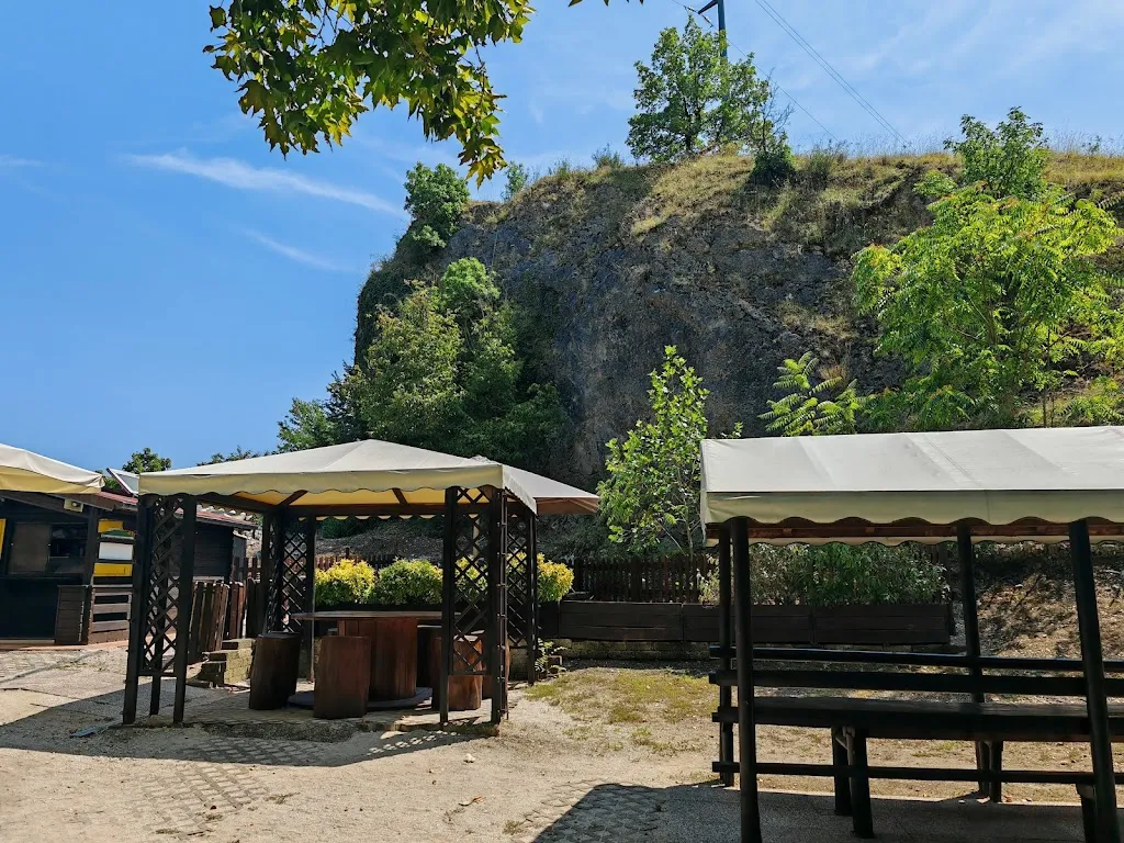 Ristoro Al Sasso D'Oro_Pietracuta_slider_image_2