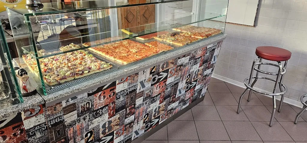 Jerry van Deursen_L'angolo della pizza da Franco e Giulia_Pietracuta_recensione