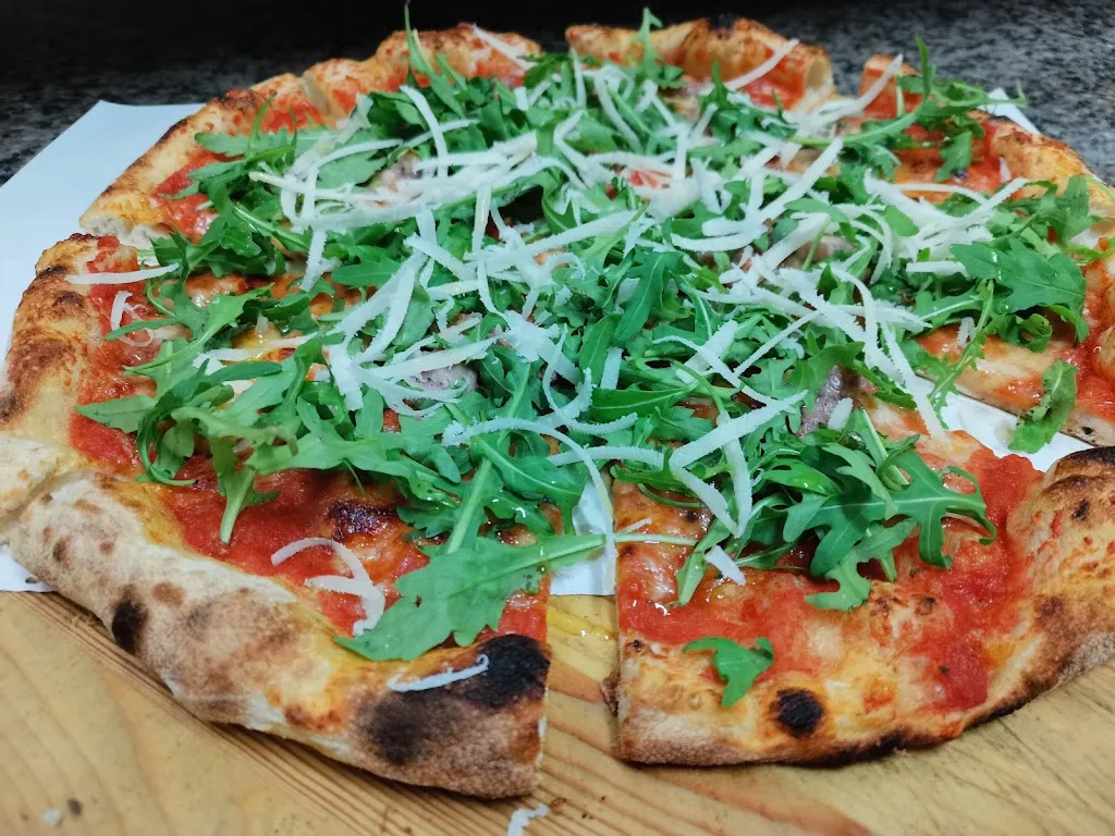 L'angolo della pizza da Franco e Giulia_Pietracuta_slider_image_3