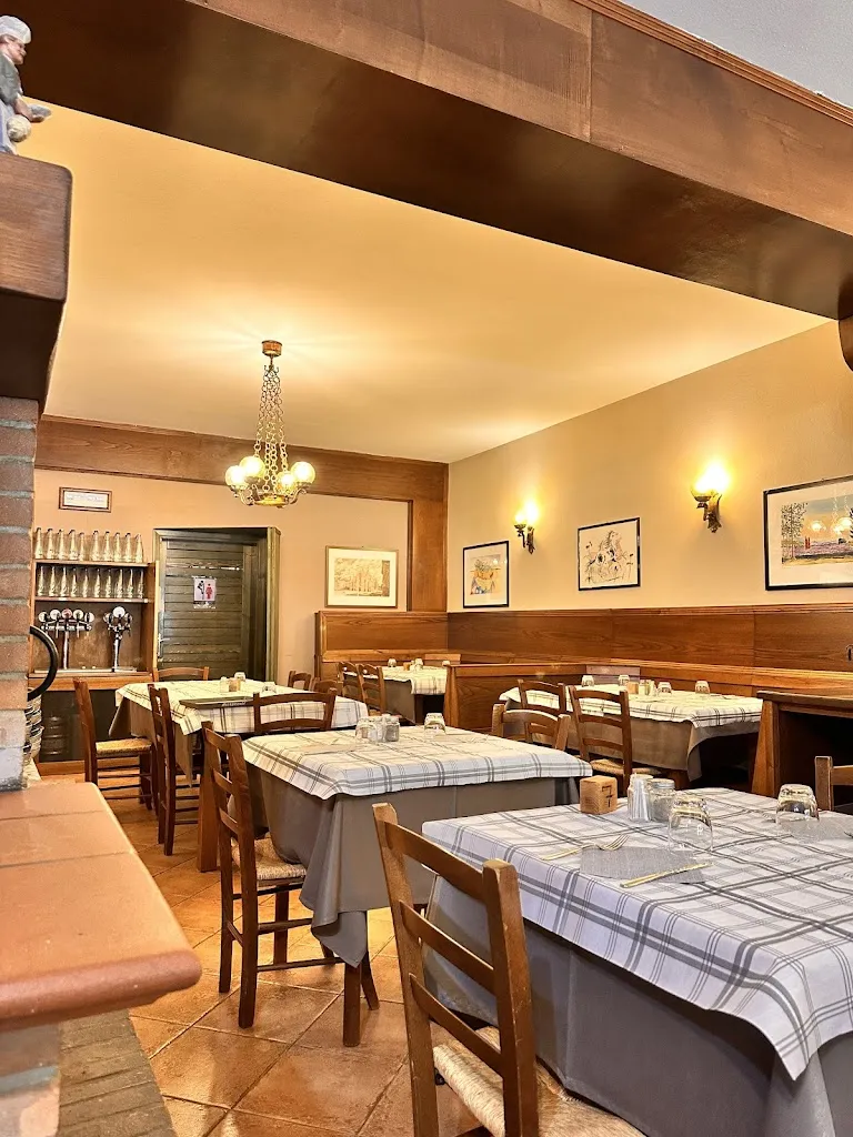 Pizzeria Il Molino restaurant in Pievepelago