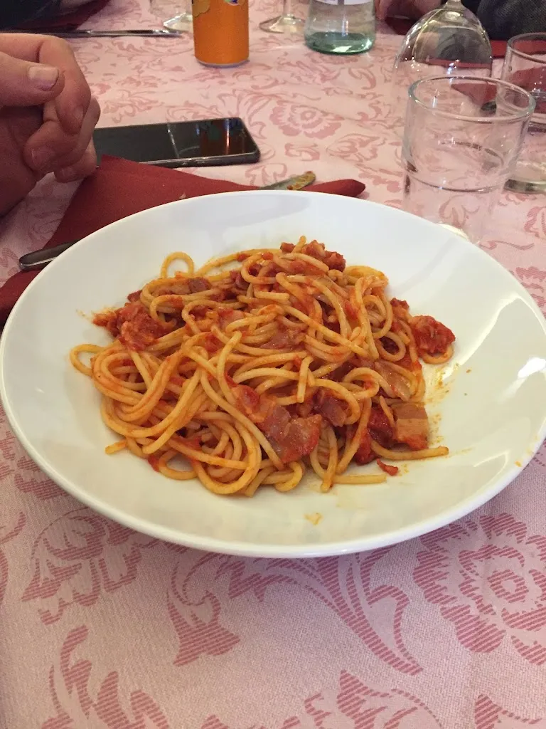 Bar Birreria. Ristorante DiscoPub 'Il Globo' restaurant in Pievepelago