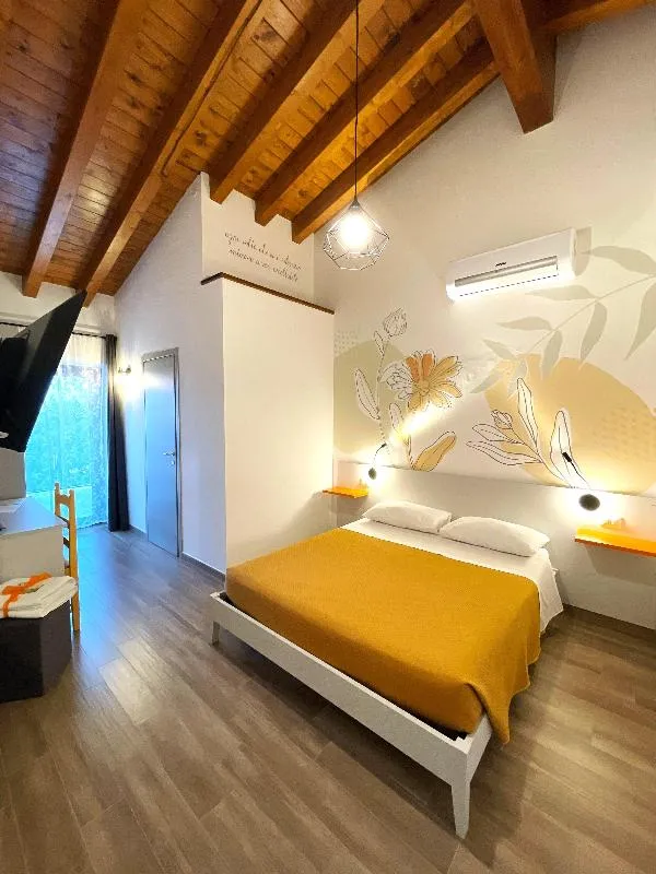 Agriturismo Casale Lisalola_Pilastro_slider_image_3