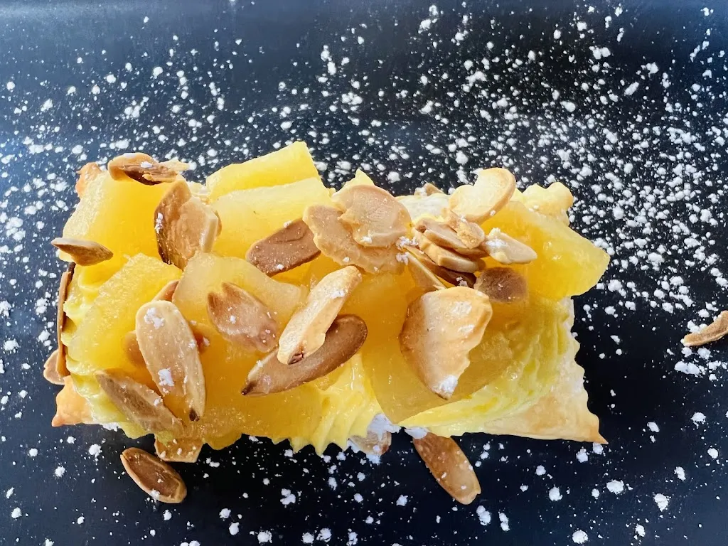 Metka Paragi_La Locanda Di Saturno_Pilastro_review