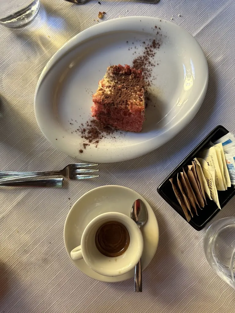 Angelika Schneider_La Tortuga_Pianoro_review