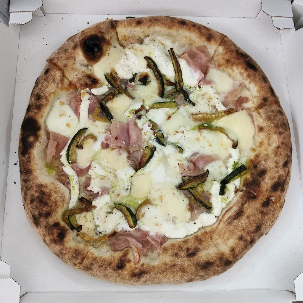 Erika Giella_La Vera Pizza (no consegna a domicilio)_Pianoro_recensione