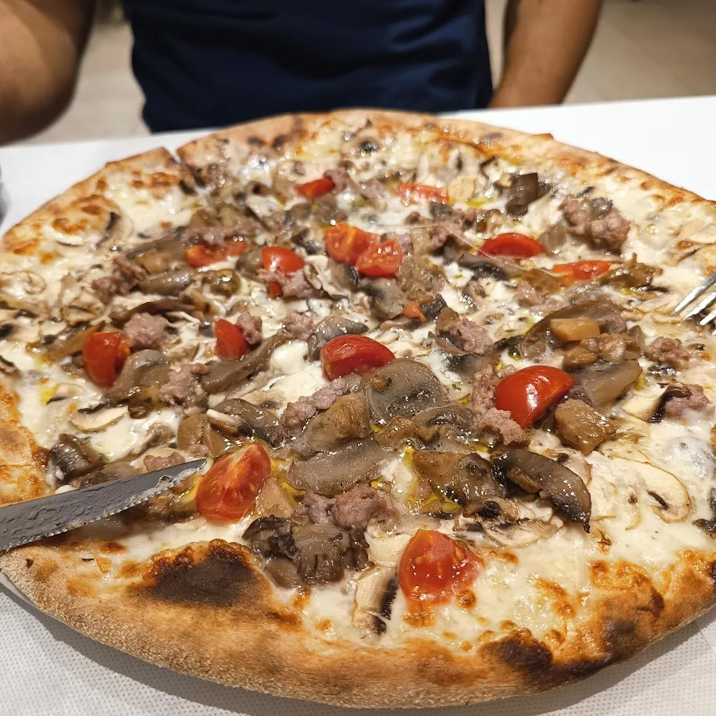 Ristorante Pizzeria La Quercia_Poggio Berni_slider_image_3