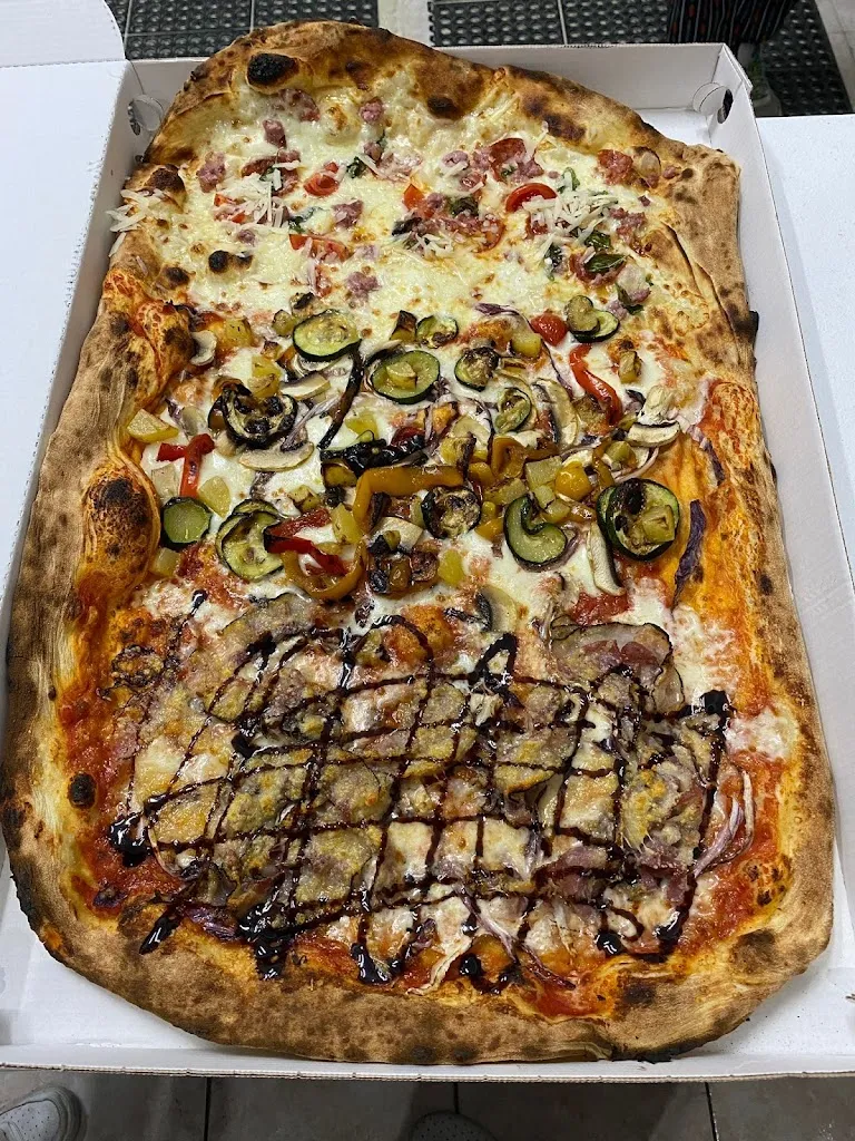 Pizza in Centro_Poggio Renatico_slider_image_1