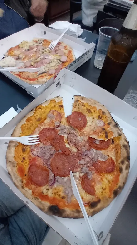 Runólfur Hauksson_Pizzeria Il Faraone_Poggio Renatico_reseña