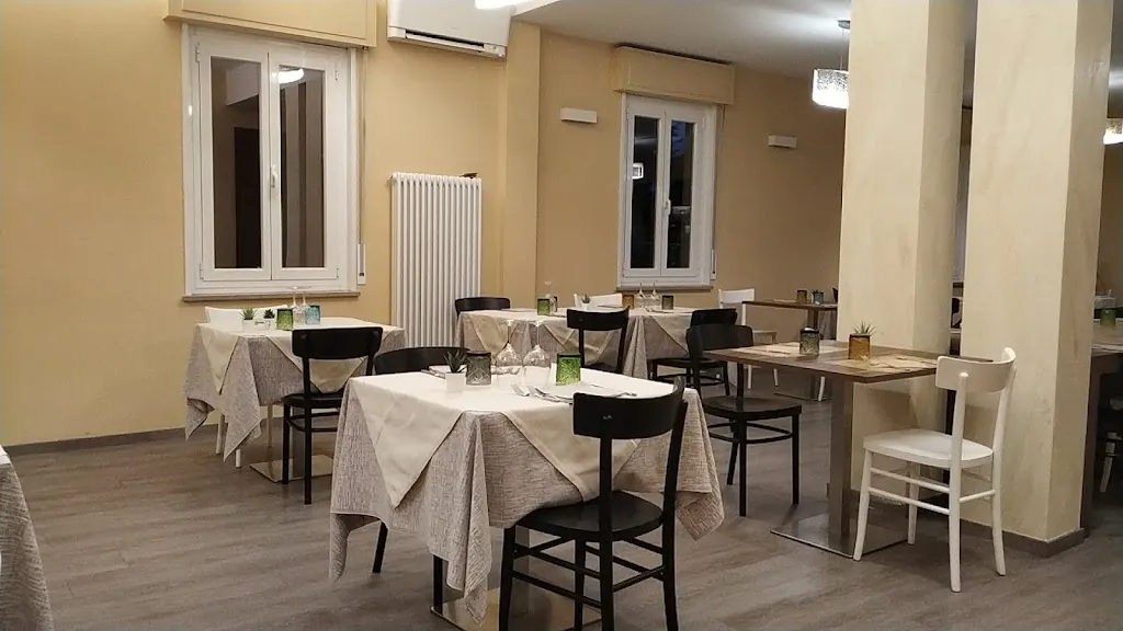 Ristorante Bar il Crociato restaurant in Ponte Taro