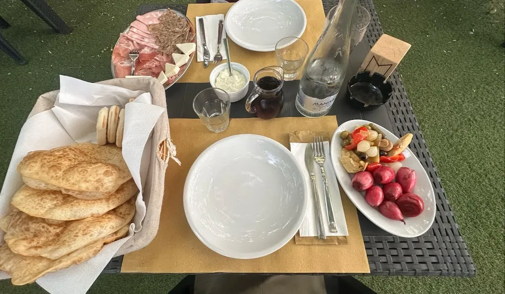 Sofia Galli_La Baracca - Crescentine e tigelle_Ponte Ronca_recensione