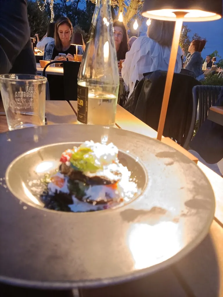 Nuccia Basone_Terrazza Corner_Ponte Ronca_review