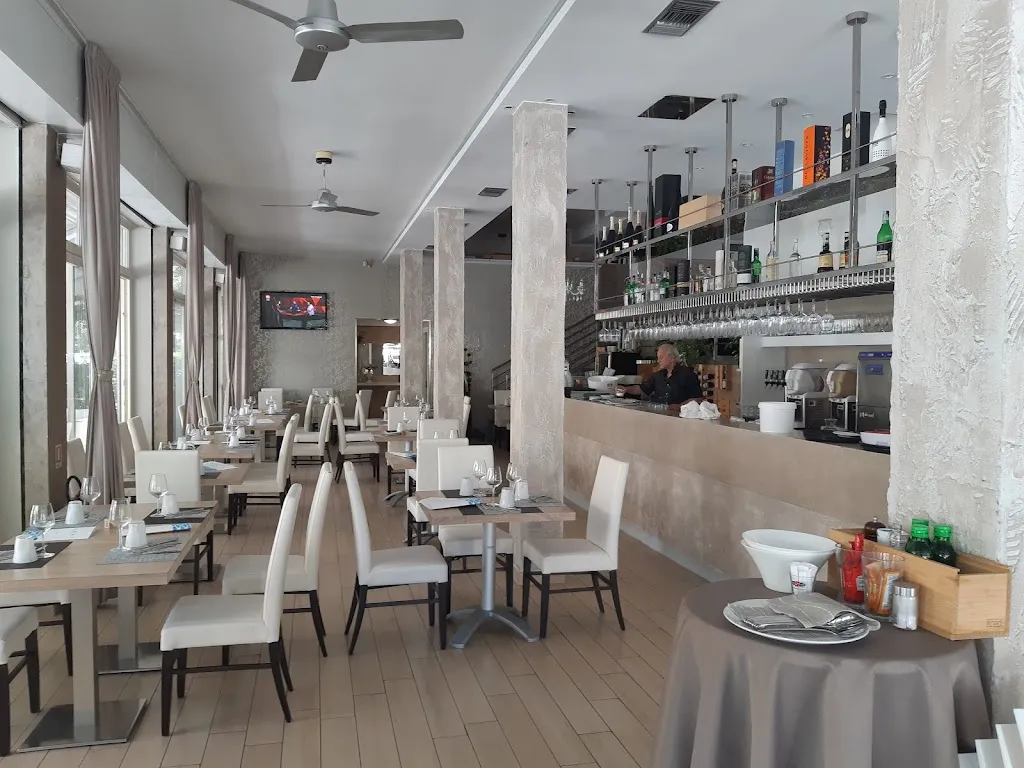 Ristorante Da Mi Dà_Pinarella_slider_image_1