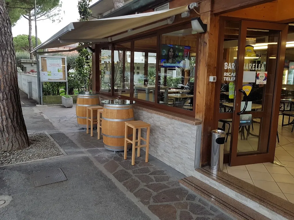 Bar Pinarella Osteria e cantina restaurant in Pinarella