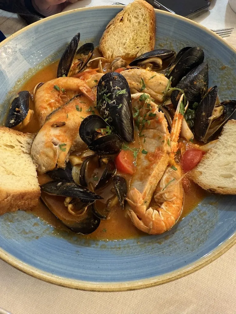 Pescefresco cucina e pizza_Pinarella_slider_image_2