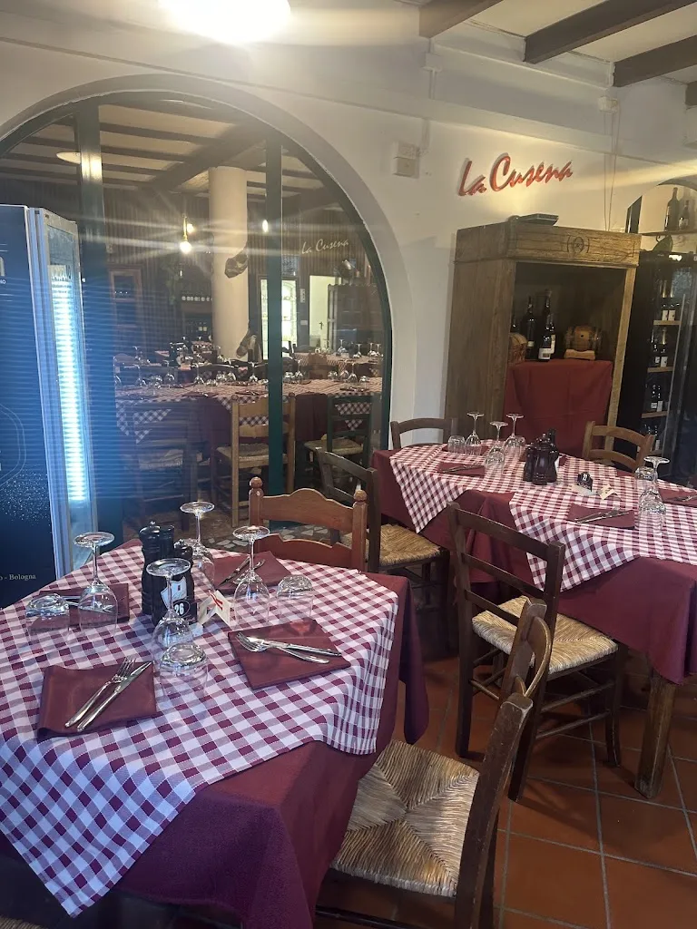 La Cusena Osteria e Bistrot restaurant in Pinarella
