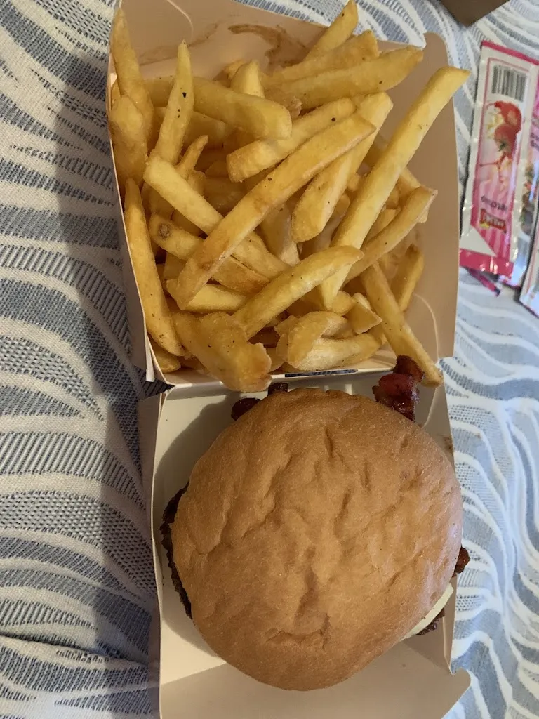 Scott Walmsley_Rio - Hamburger, Fritti, Pizze al Taglio_Pinarella_recensione