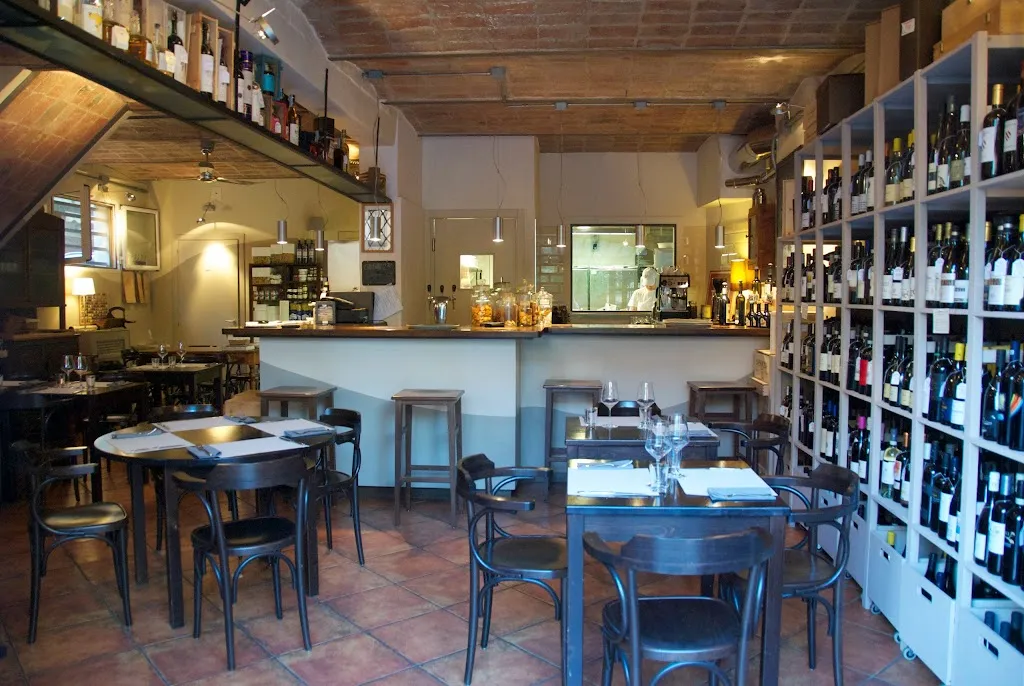 Enoteca La Zaira restaurant in Progetto Case Bazzano