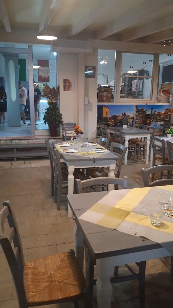 Osteria Del Viale restaurant in Pinarella