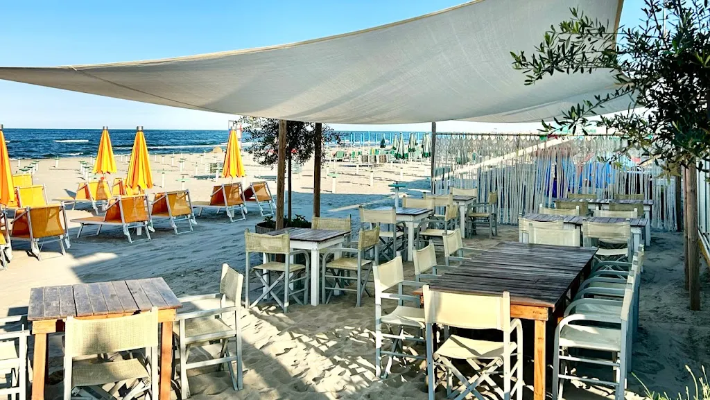 Bagno Benvenuti restaurant in Pinarella