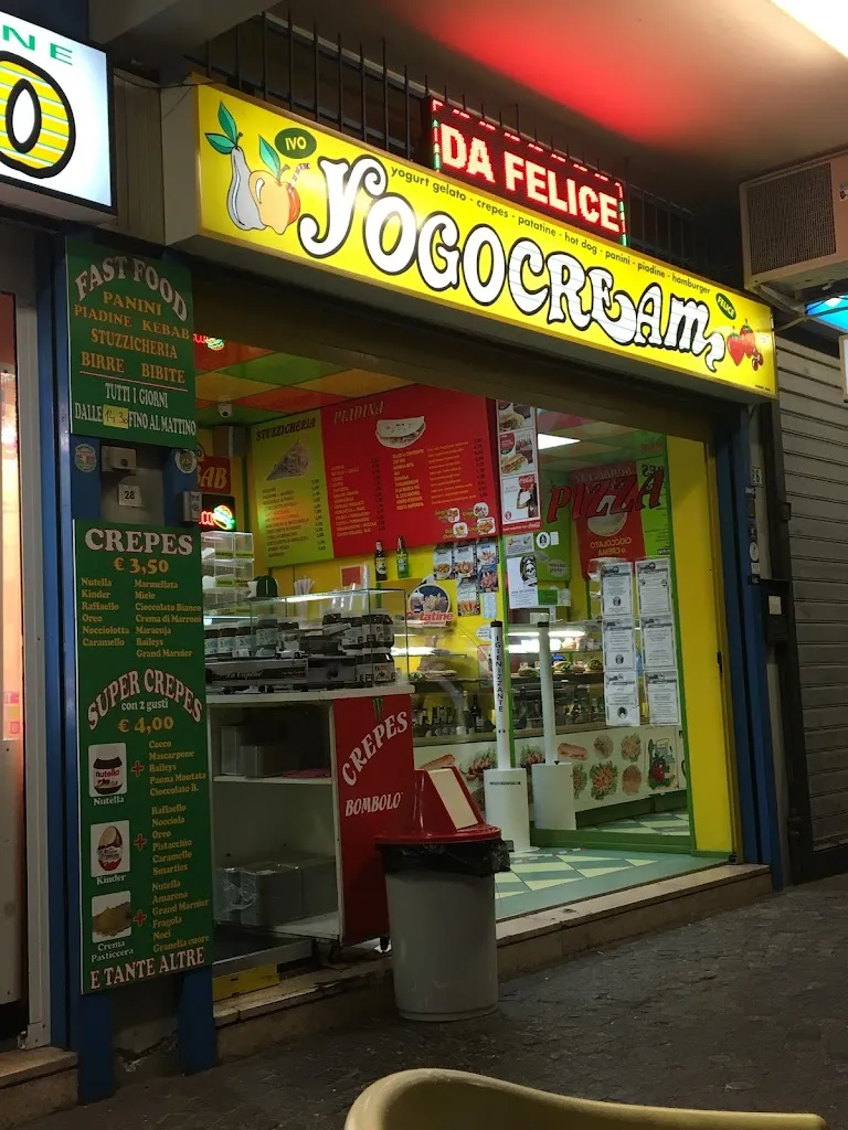 Fast food - Yogocream "Bingo Bongo" restaurant in Pinarella