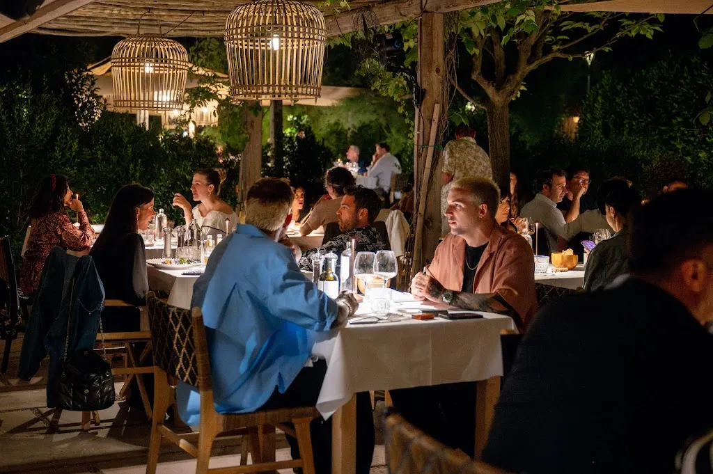 Calupe 207 restaurant in Pinarella