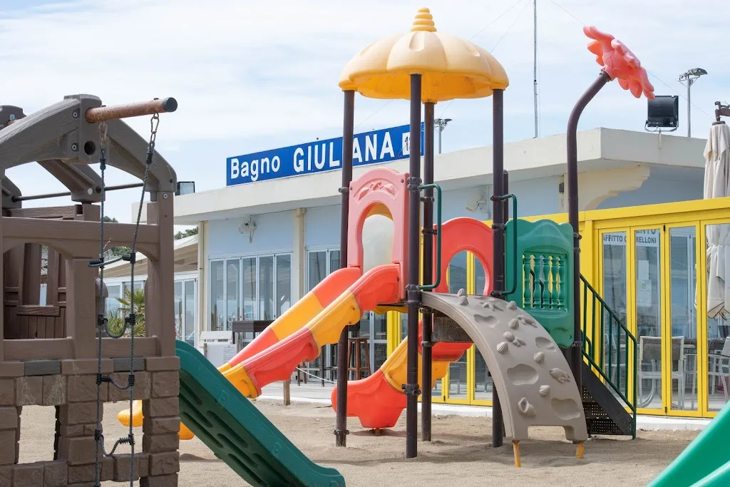 Bagno Italia Giuliana 121 , 122_Pinarella_slider_image_1