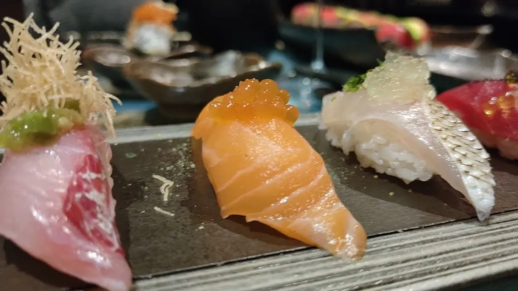 Uni Japanese Restaurant_Pinarella_slider_image_2