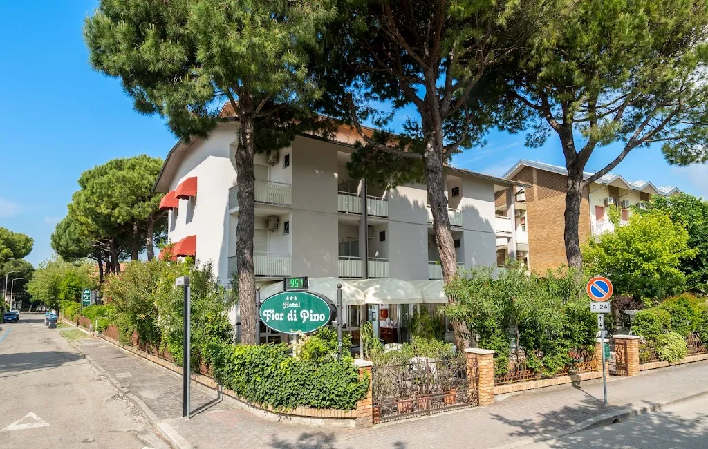 Hotel Hotel Fior Di Pino restaurant in Pinarella