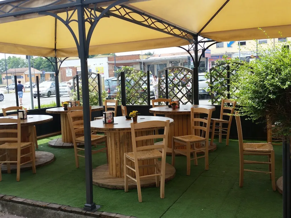 The Bar In The Park restaurant in Pontenure