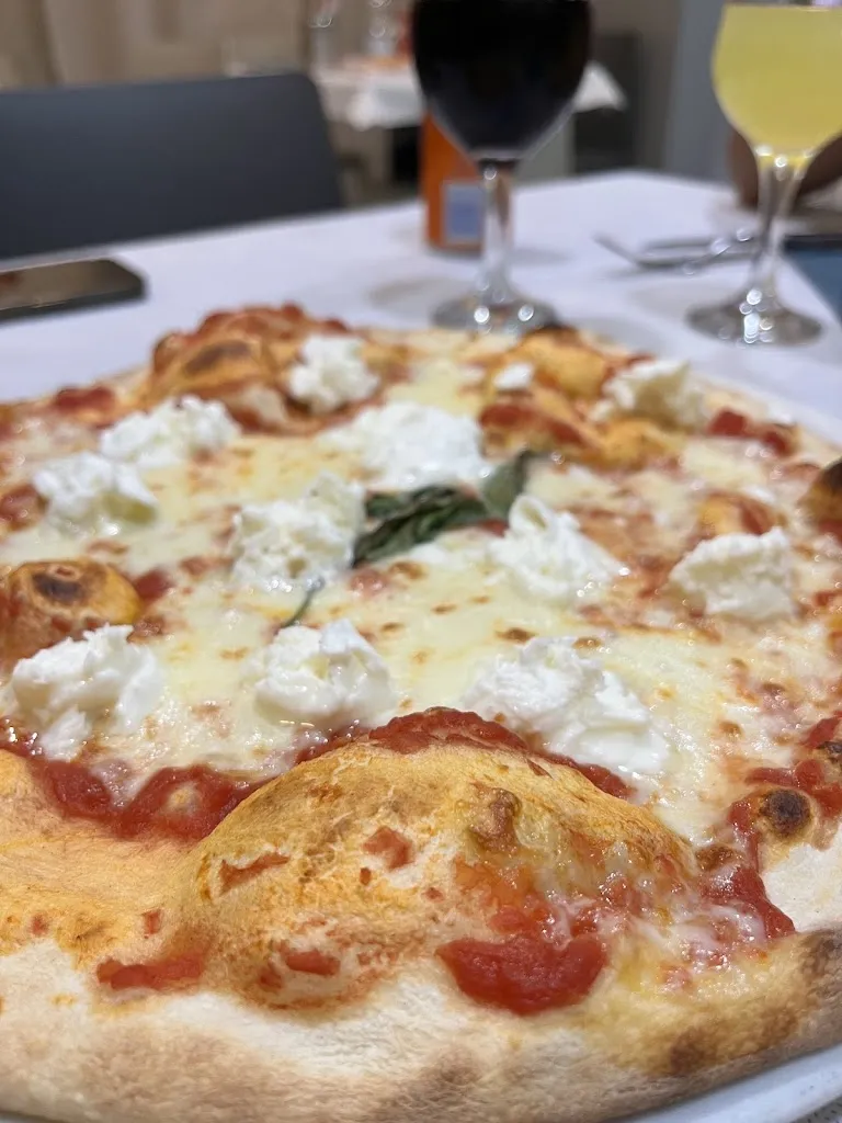 Rebecca Romeiro_Disco Volante_Poviglio_review