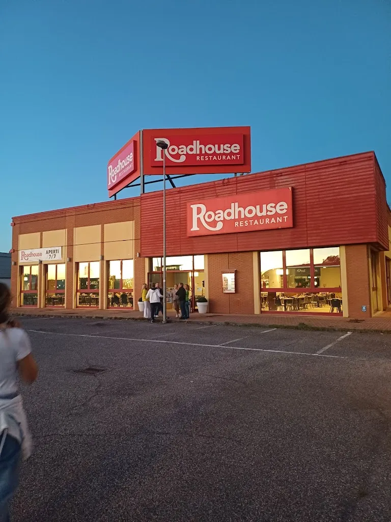 Roadhouse Restaurant Ferrara restaurant in Porotto-Cassama