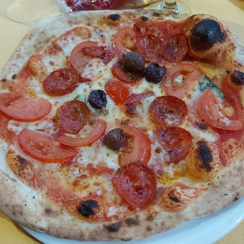 Pizzeria La Stalla - Marechiaro_Porotto-Cassama_slider_image_3