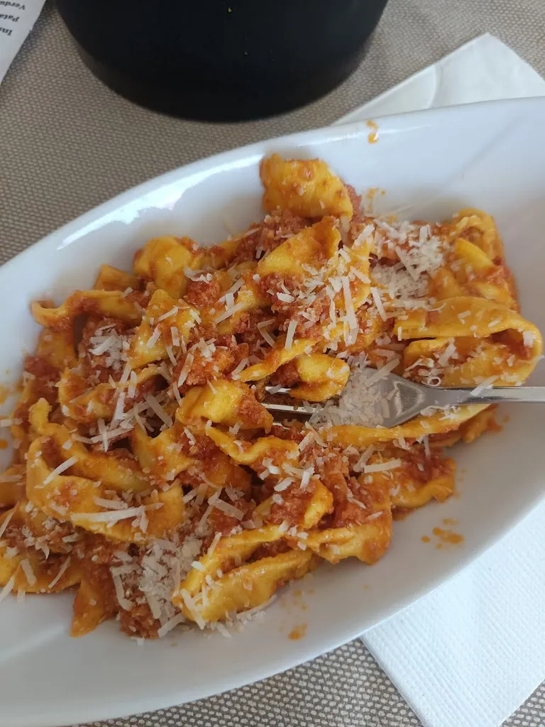 Elena Mione_Casolare Le Civette_Porotto-Cassama_recensione