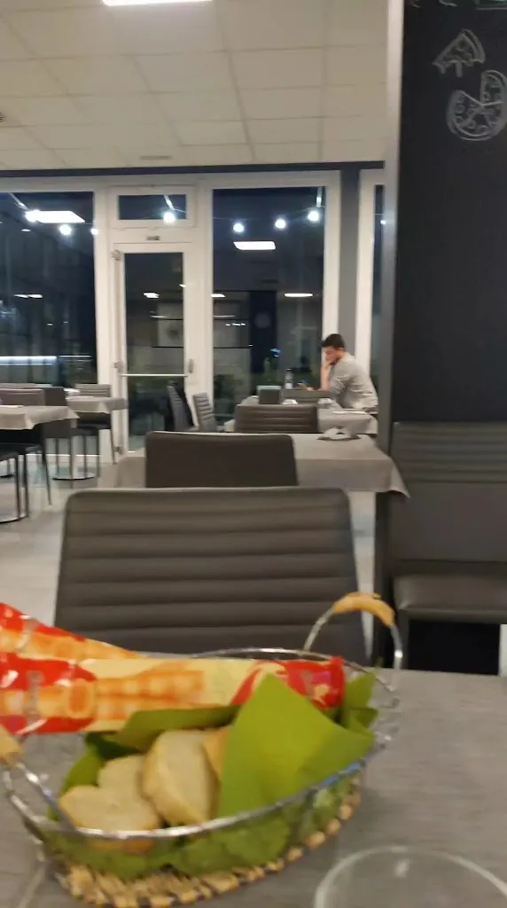 Pizzeria Orchidea_Praticello_slider_image_2