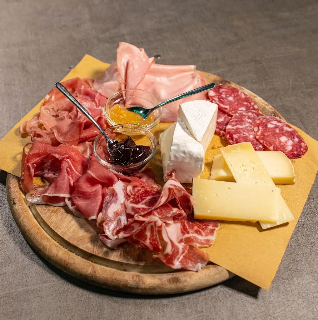 Red Pub Scandiano_Pratissolo_slider_image_3