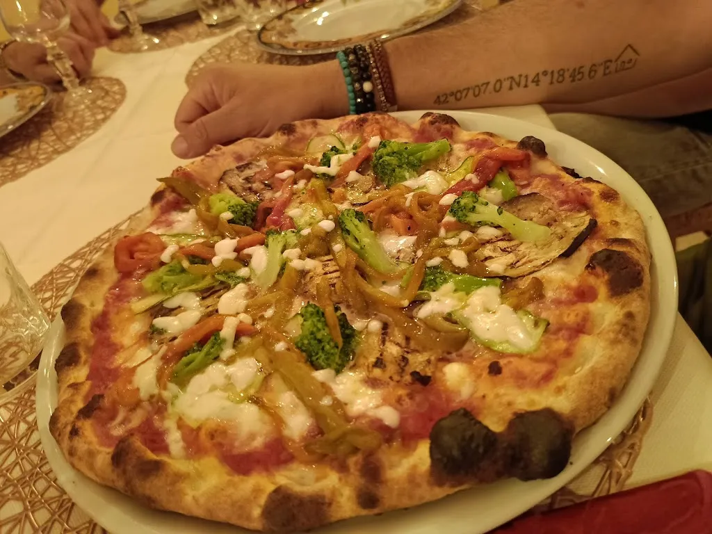 silvia travaglini_Cuore Rosso_Altino_review