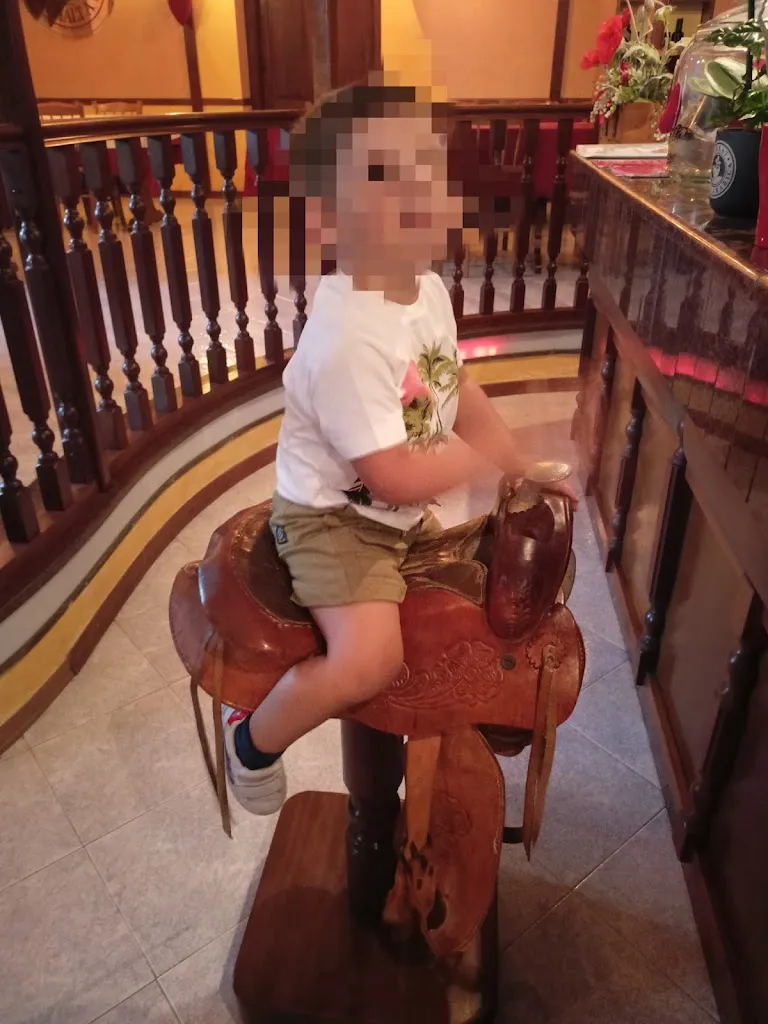 Angela Buttarazzi_Cuore Rosso_Altino_review