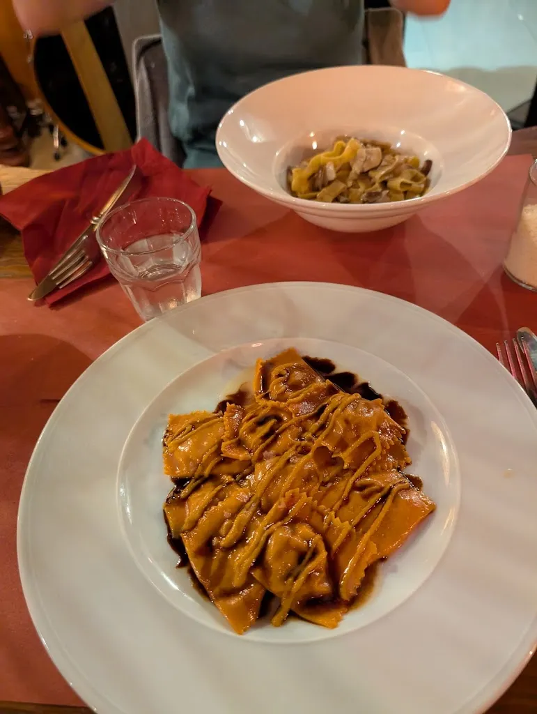 Riley Walker_Cantina Garibaldi. Aperitivi e cene. Pranzi domenicali IN INVERNO. ENOTECA. Asporto. Produzione pasta fresca._Puianello_review