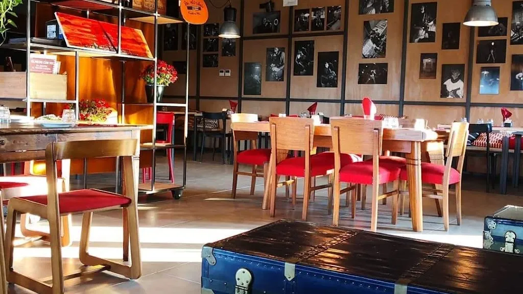 Cantina Garibaldi. Aperitivi e cene. Pranzi domenicali IN INVERNO. ENOTECA. Asporto. Produzione pasta fresca. restaurant in Puianello