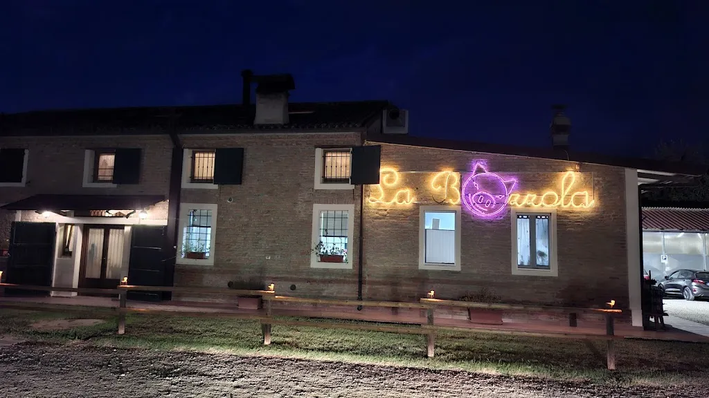 Alex Buttini_Farmhouse La Bozzola_Quartesana_review