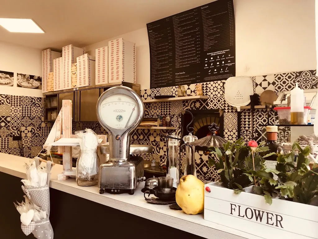 Pizzeria La Vecchia Scopa_Quartesana_slider_image_1