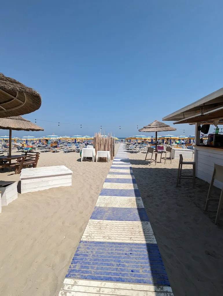 Stelian Saracut_Bagno Ventaglio 66 Punta Marina Ravenna_Punta Marina_review