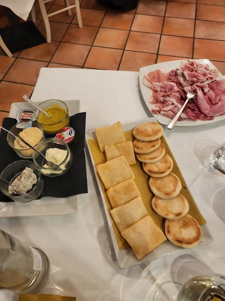 Kaisa Kortesoja_Il Mascalzone pizzeria con cucina_Renazzo_recensione