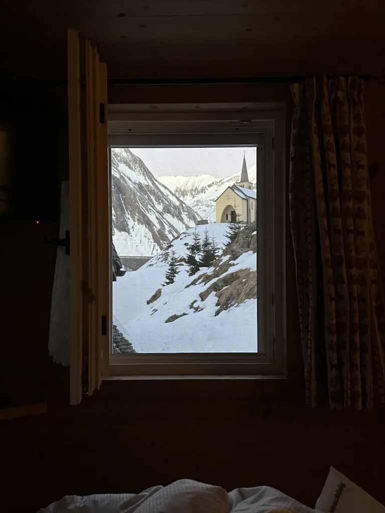 Laura Ferretti_Zwargji_Riale_review