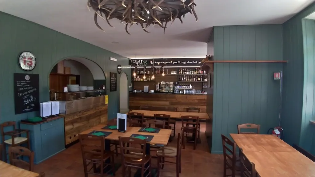 Igli Pub_Riale_slider_image_1